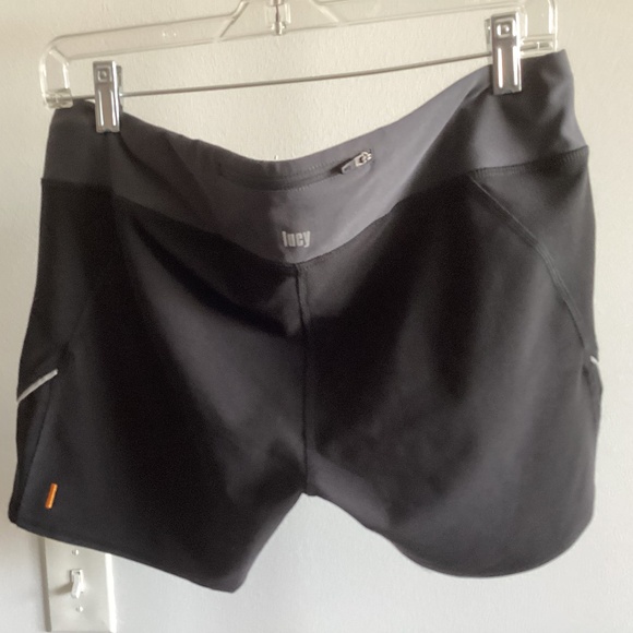 Lucy Endurance shorts - Picture 2 of 3
